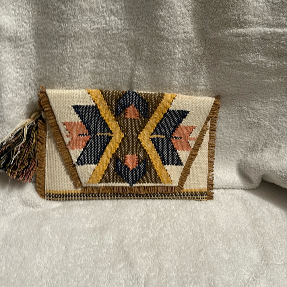 Hand bag